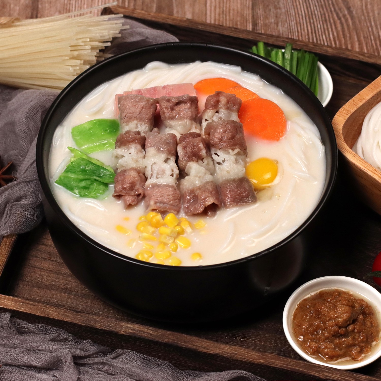 狀元米線一直將“成為民族餐飲品牌，做健康、美味的中式快餐”作為信念
