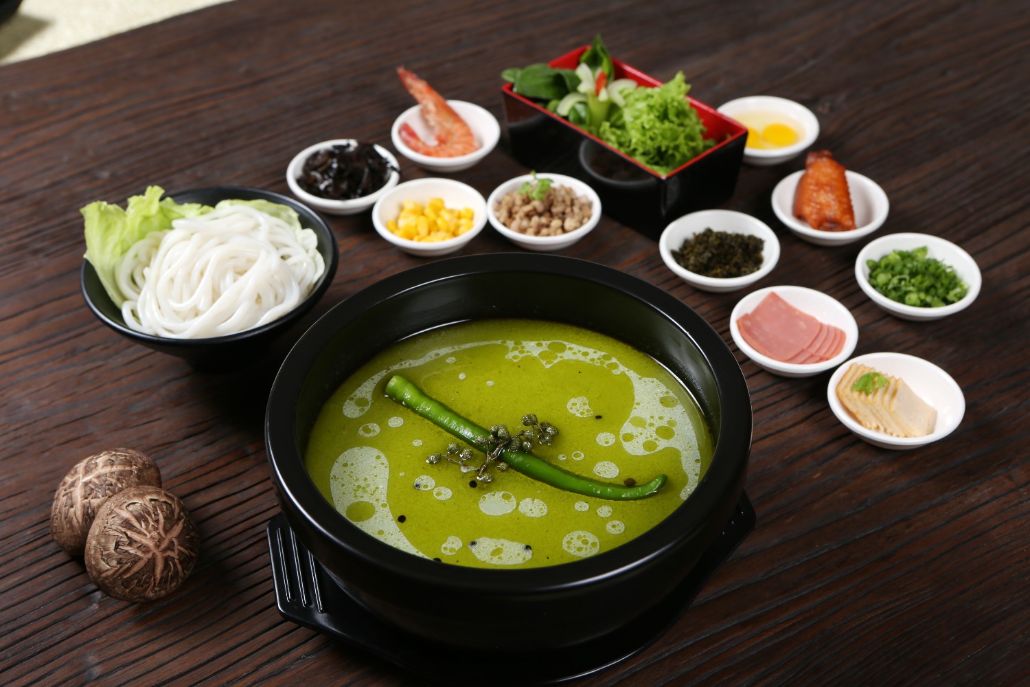 狀元米線，眾多加盟商家的誠摯選擇，餐飲創(chuàng)業(yè)好項目，全國合作熱線：400-967-2208