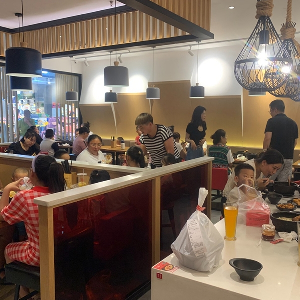 創(chuàng)業(yè)加盟好項目，加盟狀元米線，讓你成功當老板，純大米米線新潮流新趨勢，加盟熱線：400-967-2208